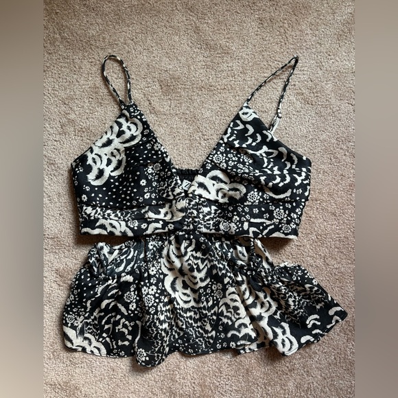 Zara top with cutouts - Picture 1 of 2